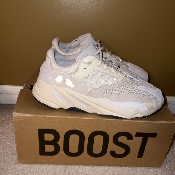 Yeezy 700 Analog Size 11.5 - Picture 3 of 16
